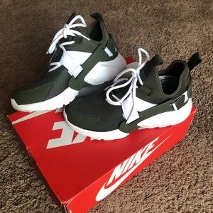 Nike air huarache city low